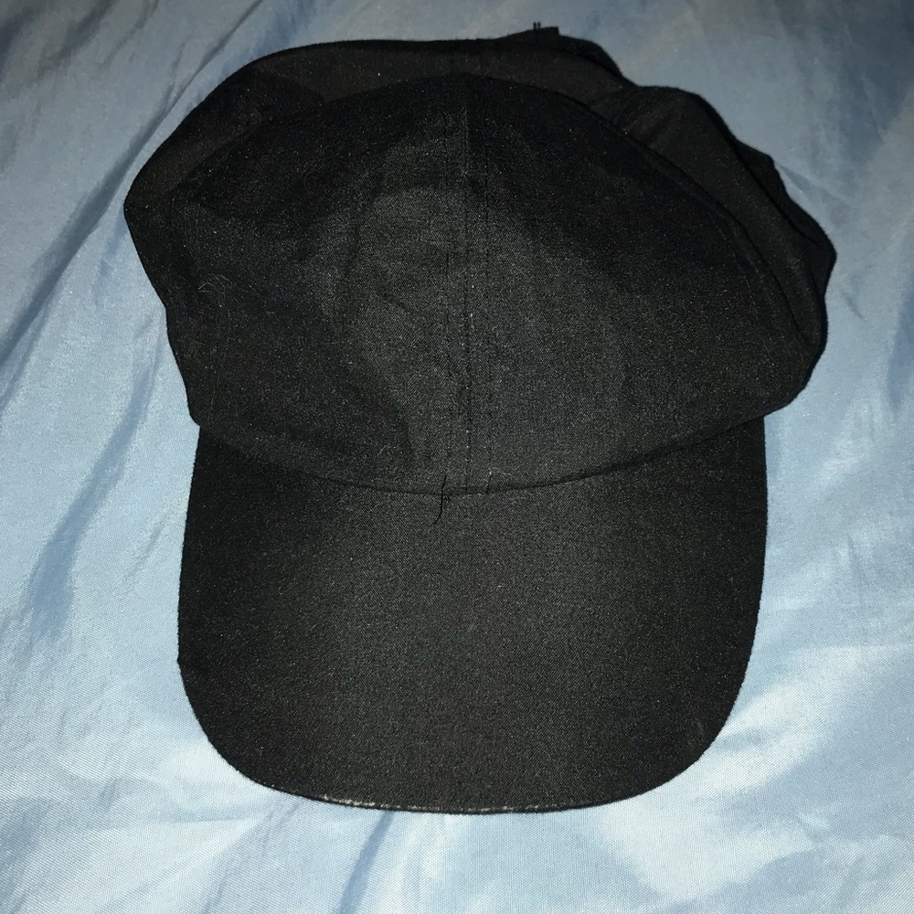 Black baseball cap